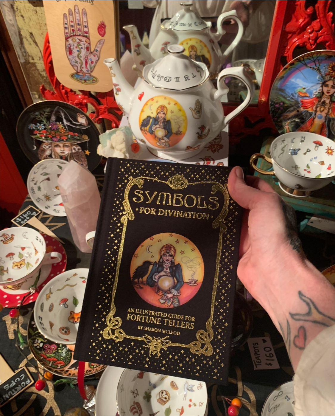 Symbols for Divination ; An illustrated guide for Fortune Tellers