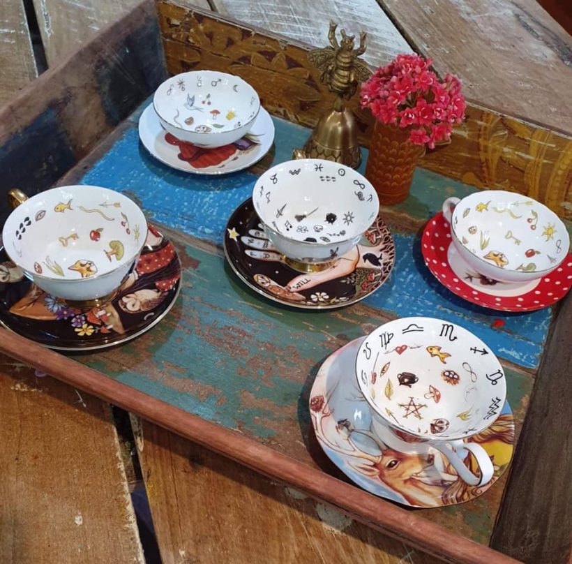 divination tea cups